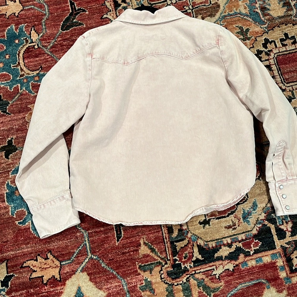 The GREAT “Howdy” top button down in light faded pink. Size 2. - Picture 5 of 5